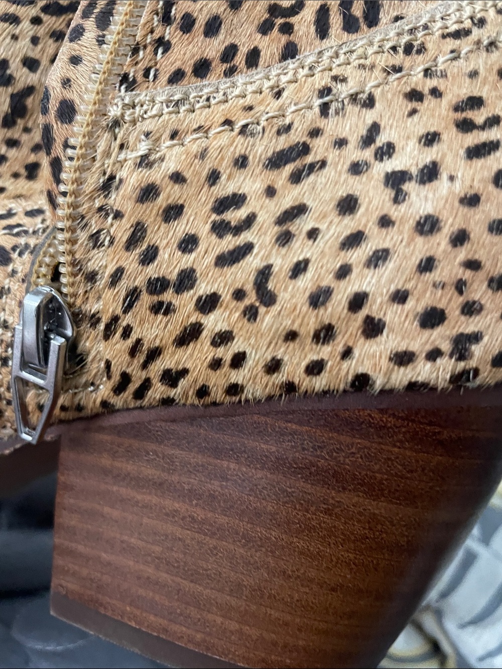 Dolce Vita Leopard Print Ankle Booties in Tan/Black - 9.5 - Picture 10 of 10